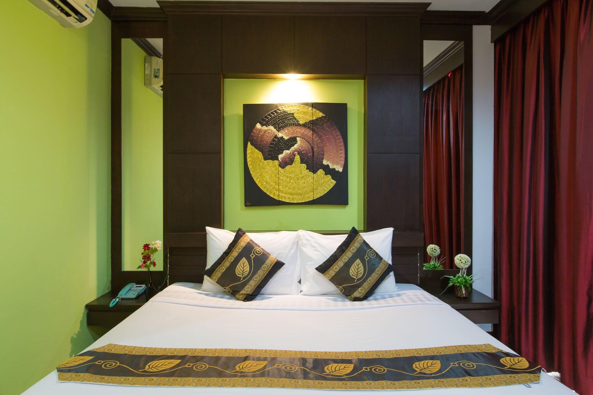 Patong Buri Hotel Luaran gambar