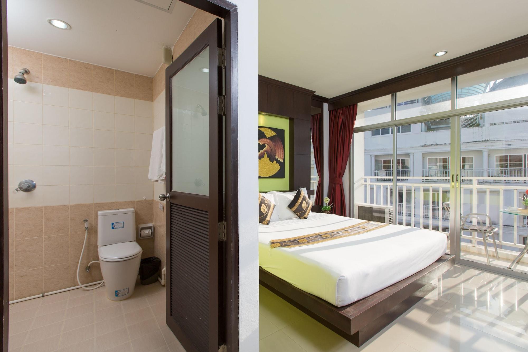 Patong Buri Hotel Luaran gambar