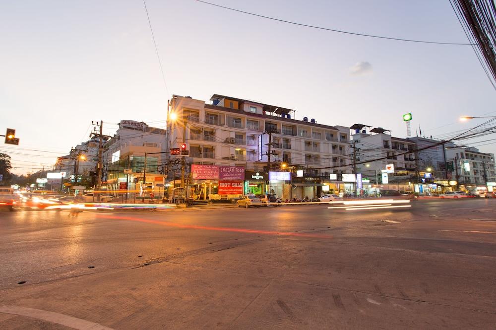 Patong Buri Hotel Luaran gambar