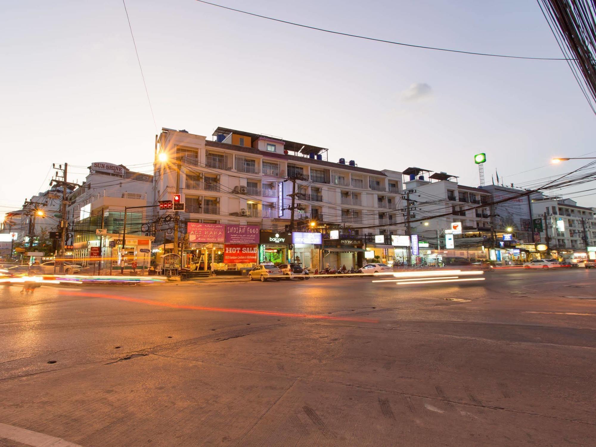 Patong Buri Hotel Luaran gambar